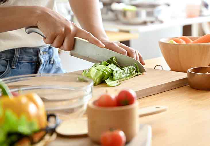 chopping lettuce